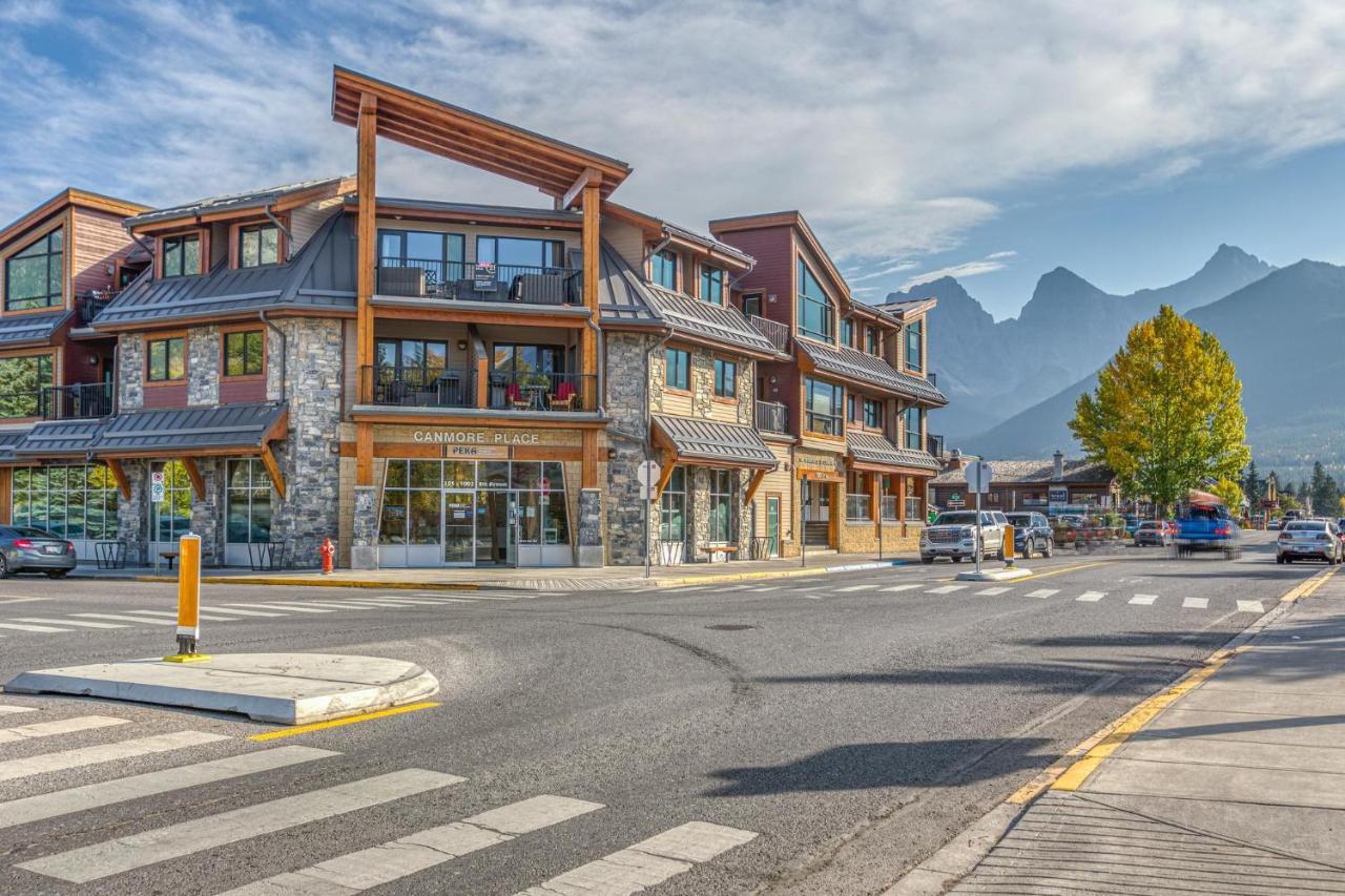 Rundle Rise - Spacious Condo Steps From Main Street Canmore Exterior photo